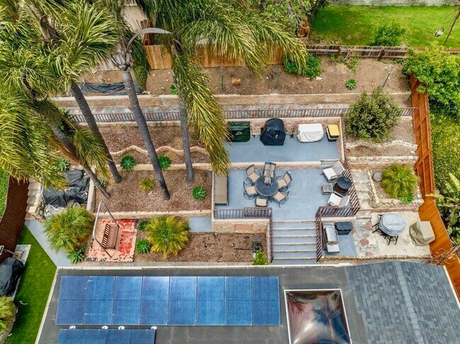 Building Photo - 5050 Gardena Ave