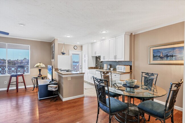 Building Photo - 761 John Ringling Blvd