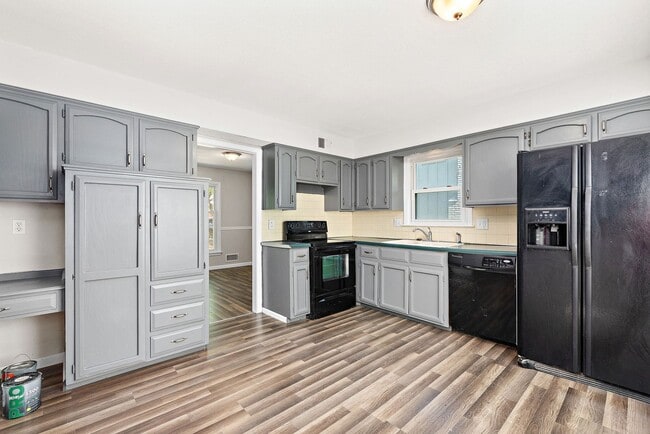 Primary Photo - Spacious Overland Park 4 Bedroom Home - Av...