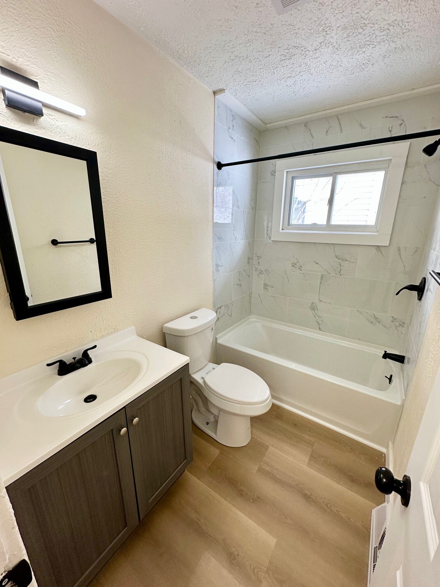 Building Photo - 1168 Tonawanda Ave