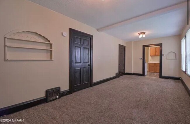 Building Photo - Adorable Single Family Home - 3 bedroom/1 bathroom!