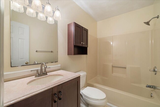 Building Photo - 1102 Mourning Dove Dr