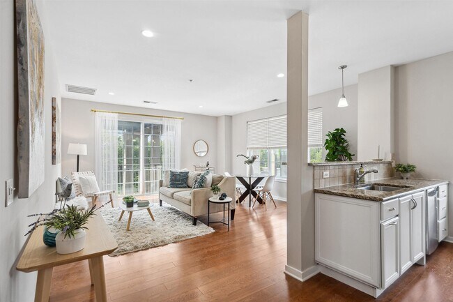 Building Photo - 443 2nd St
