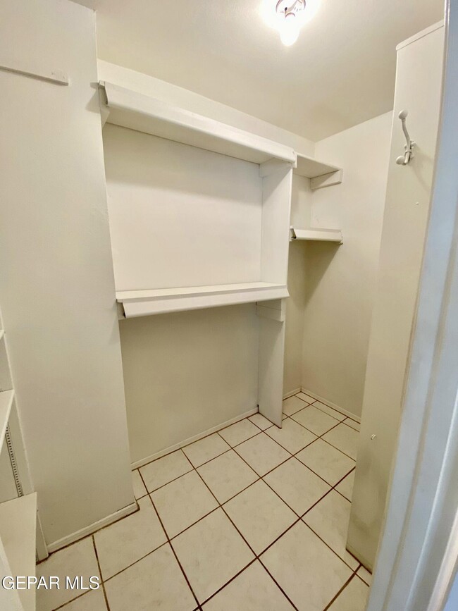 Building Photo - 1305 Vista De Oro Dr