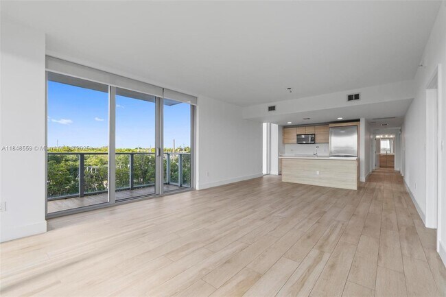 Building Photo - 16385 Biscayne Blvd