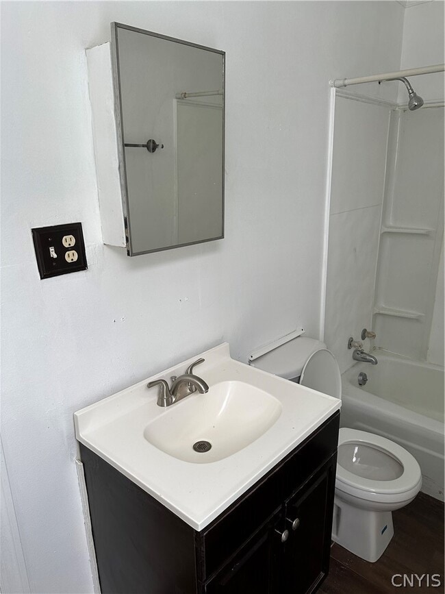 Building Photo - 705 N James St