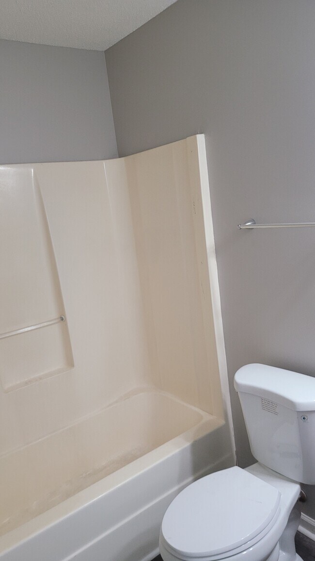 Building Photo - 7031 S Estacada Way