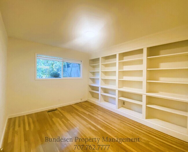 Building Photo - 77 Sunny Hill Dr