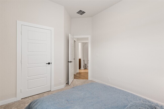 Building Photo - 128 Radnor Rd