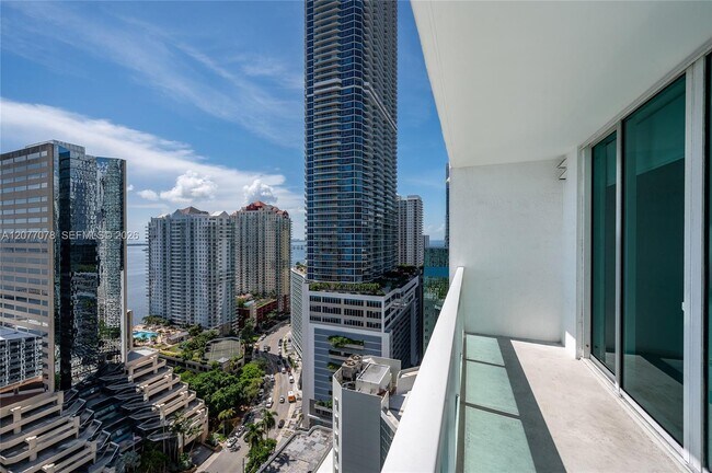 Building Photo - 951 Brickell Ave