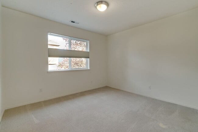 Building Photo - Spacious 4BR / 3BA Home in Desirable Bethany Area