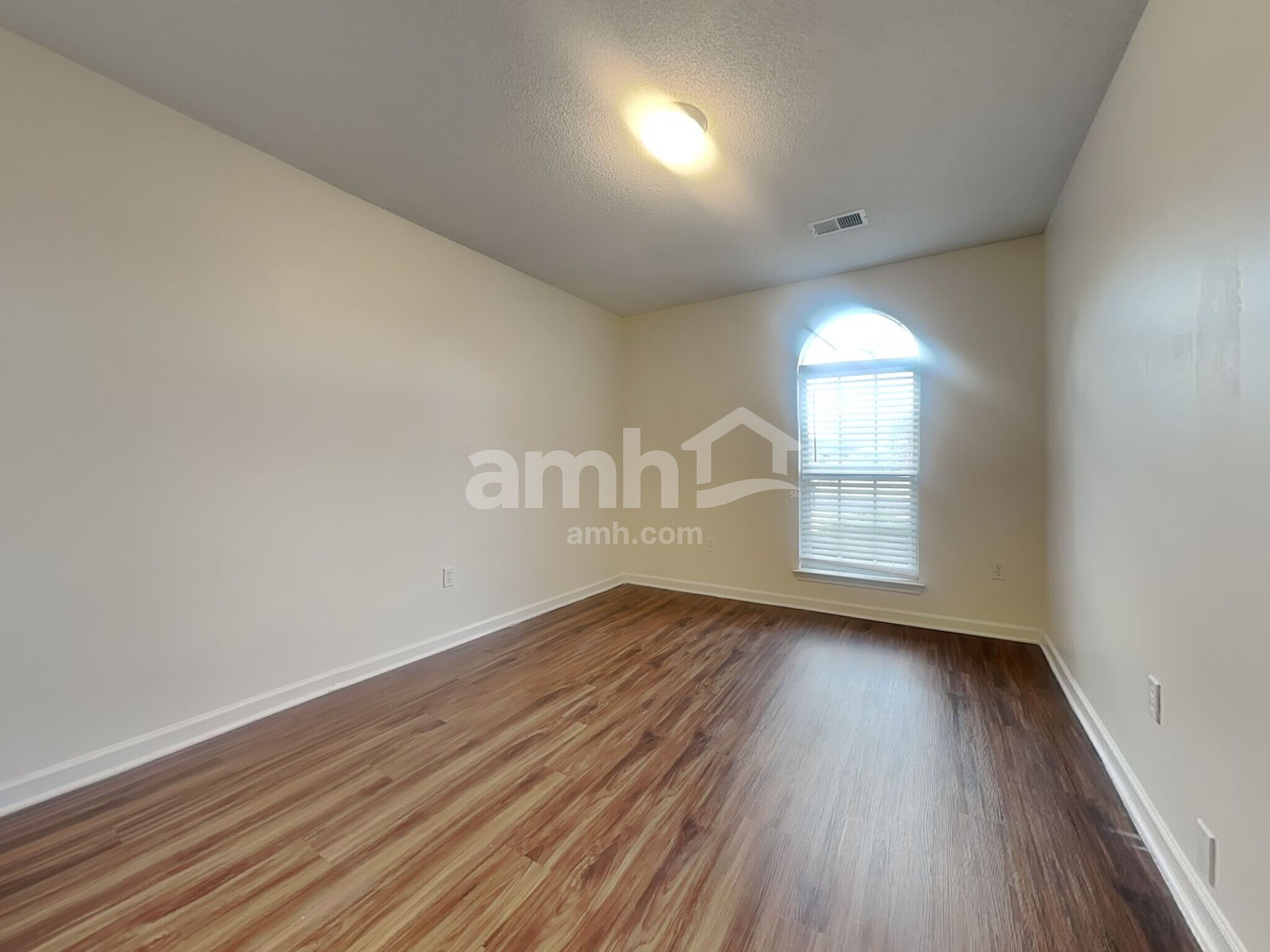 Building Photo - 2605 Hunters Pointe Dr