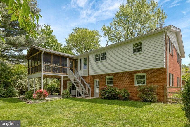 Building Photo - 6720 Weaver Ave