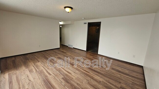 Building Photo - 3718 E 22nd Ave