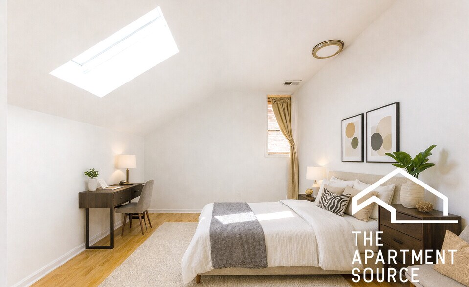 Building Photo - 1900 S Throop St