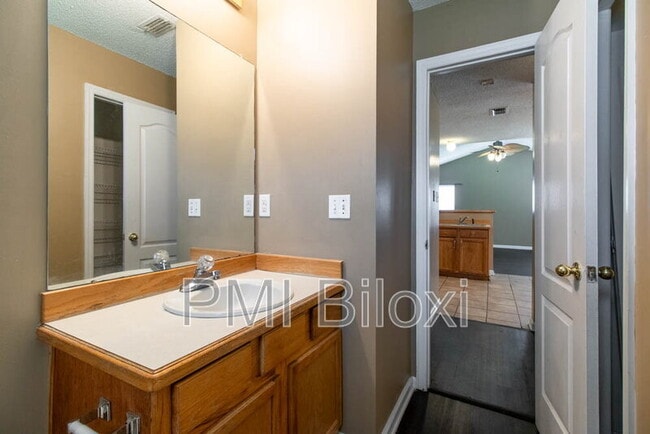 Building Photo - 14045 Dunnbarton Dr