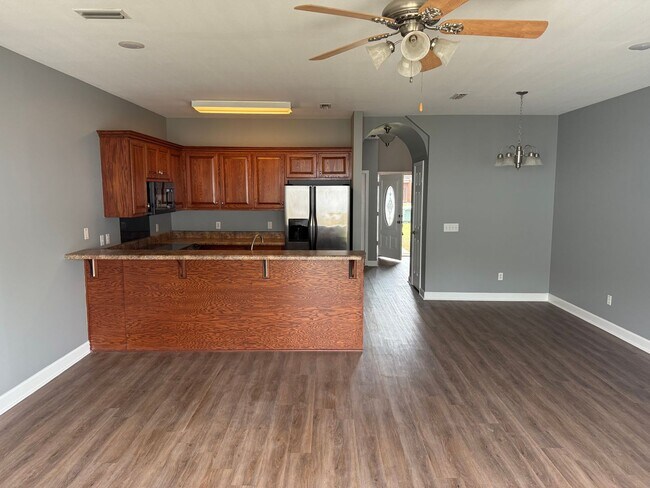 Building Photo - Available NOW -111 Peregrine Way-1/2 off the first month rent