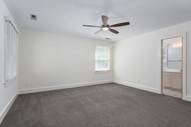 Building Photo - 320 Mendenhall Dr