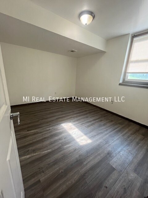 Building Photo - 4884 Stauffer Ave SE