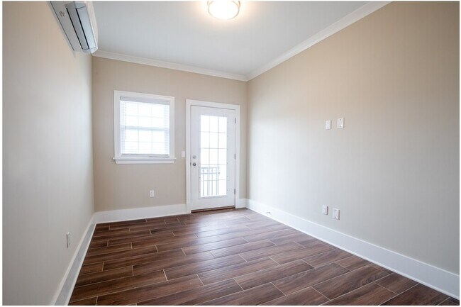 Building Photo - 1163 Montauk Hwy