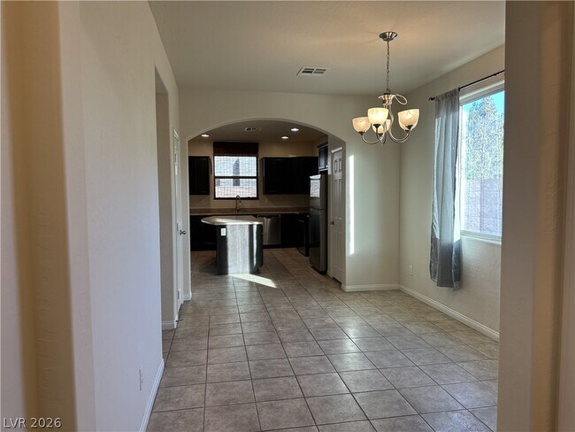 Building Photo - 10 Tribute Peak Way