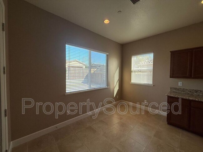 Building Photo - 1073 Kumara St