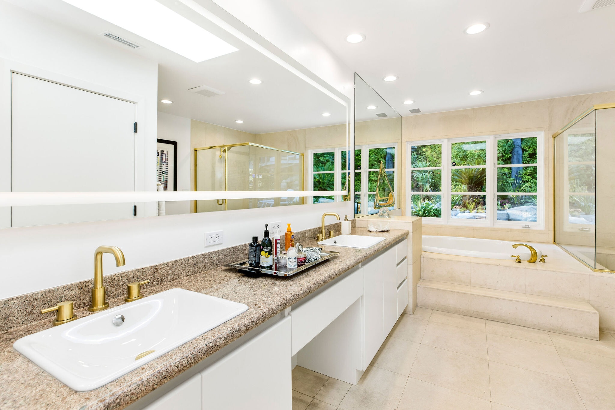 Building Photo - 341 Surfview Dr