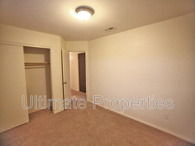 Building Photo - 15212 N 90th Ave