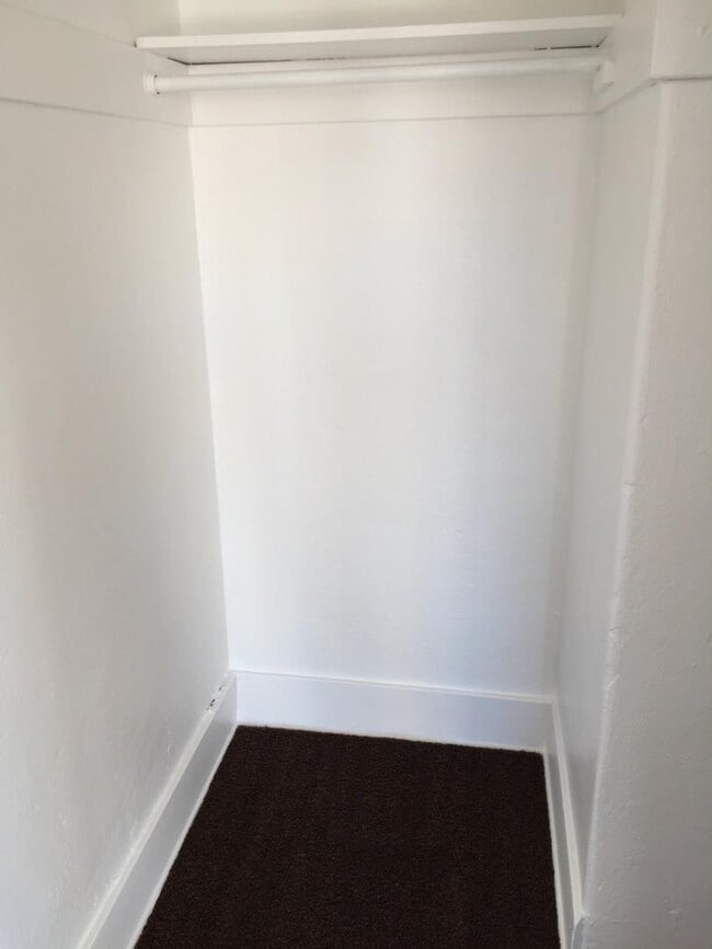 Building Photo - 505 SE Lyon St