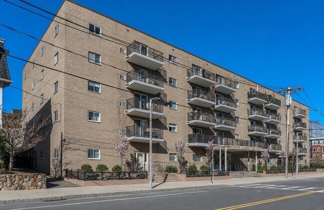Building Photo - 121 Tremont St