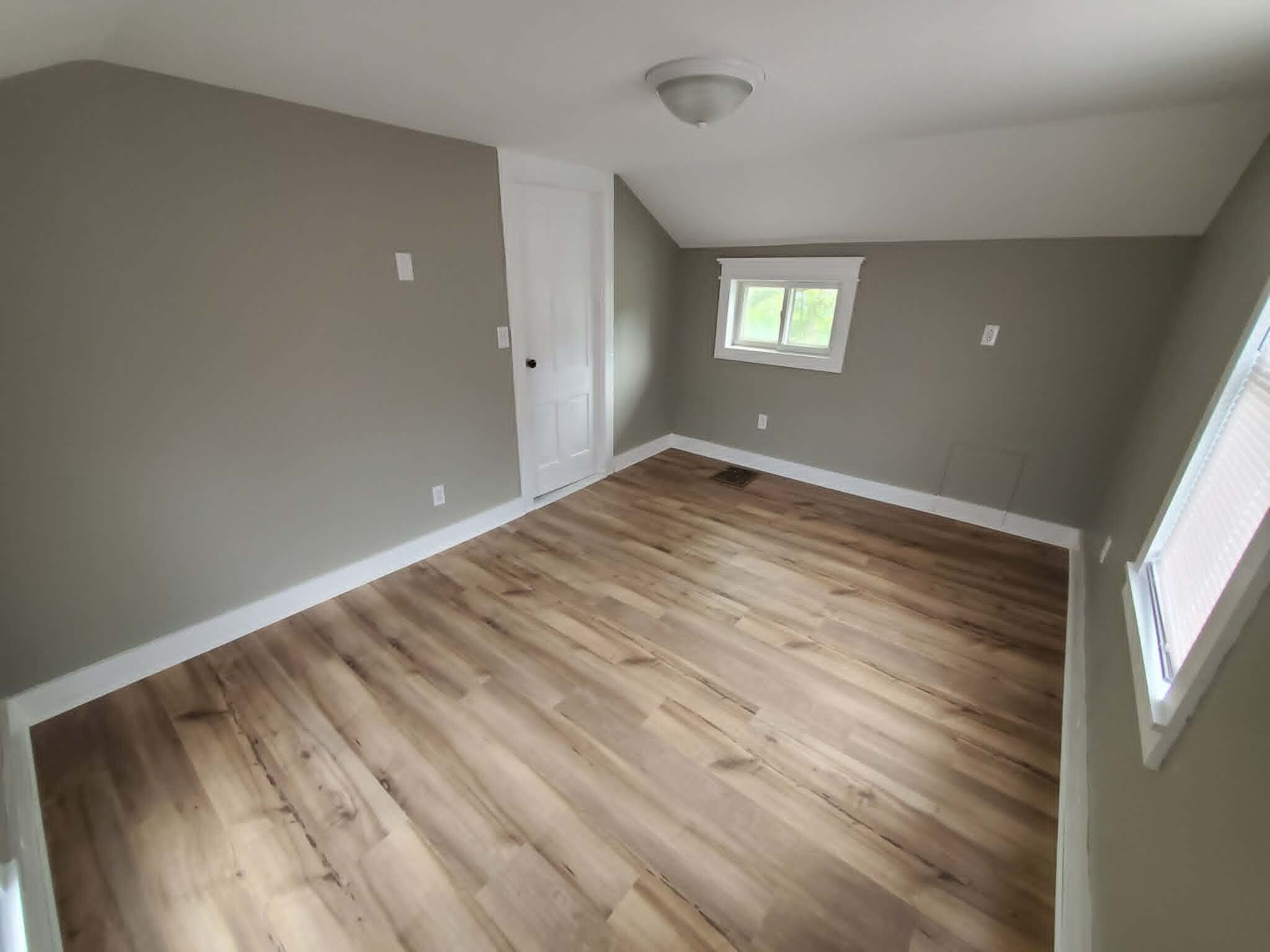 Building Photo - 208 W Candise St