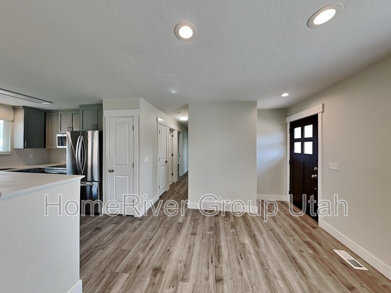 Building Photo - 5394 Cadenza Dr