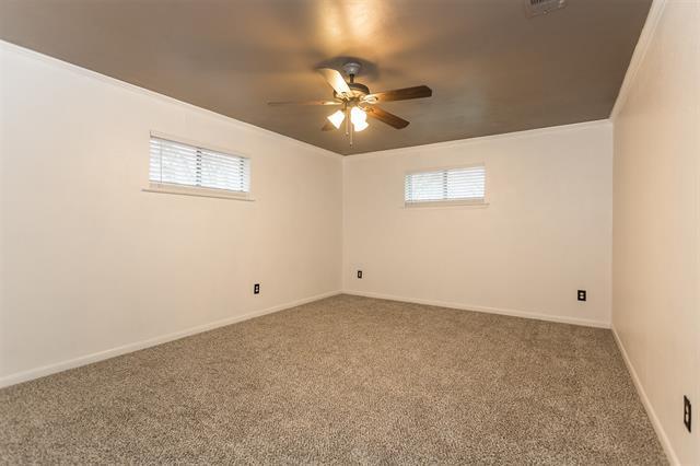 Building Photo - 912 Madison Dr