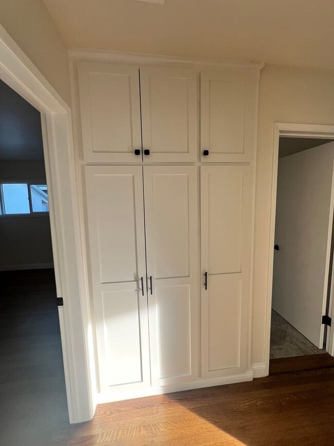 Building Photo - Beautifully Maintained 3 bedroom home