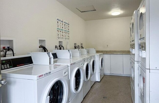 Building Photo - First-Floor 2BR Condo with Pool Access & Covered Parking in La Bonita