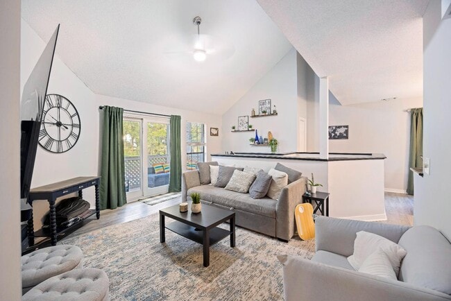 Building Photo - 340 Sandpiper Dr