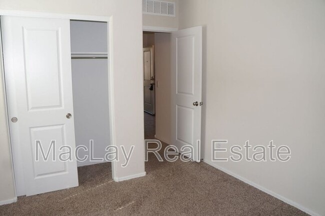 Building Photo - 1083 W Chimes Tower Dr