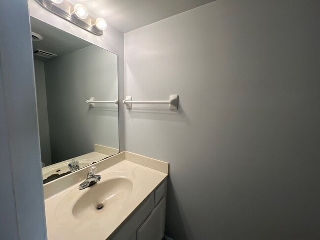 Building Photo - 219 Hickory Forge Dr