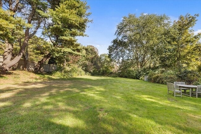 Building Photo - 39 Burley St