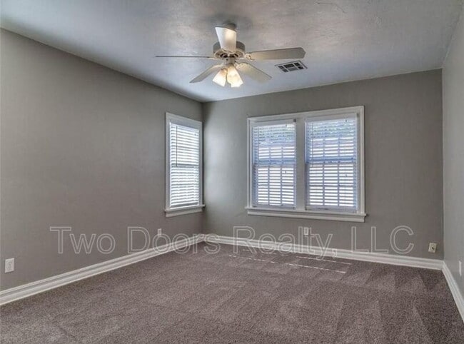 Building Photo - 2304 NW 28th St