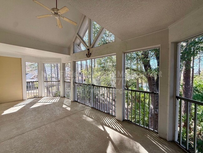 Building Photo - 330 N Shore Cir