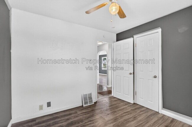 Building Photo - 6006 Cascade Dr
