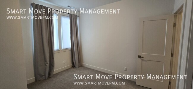 Building Photo - 3213 S Shadywood Way