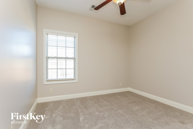 Building Photo - 3724 Windhaven Ct