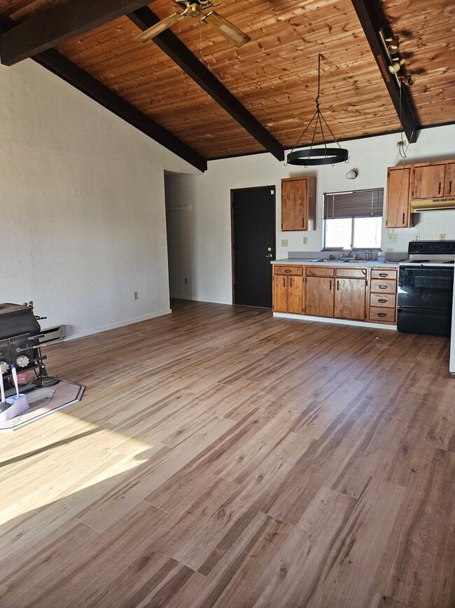 Building Photo - 2bd 1ba W/Fenced Yard