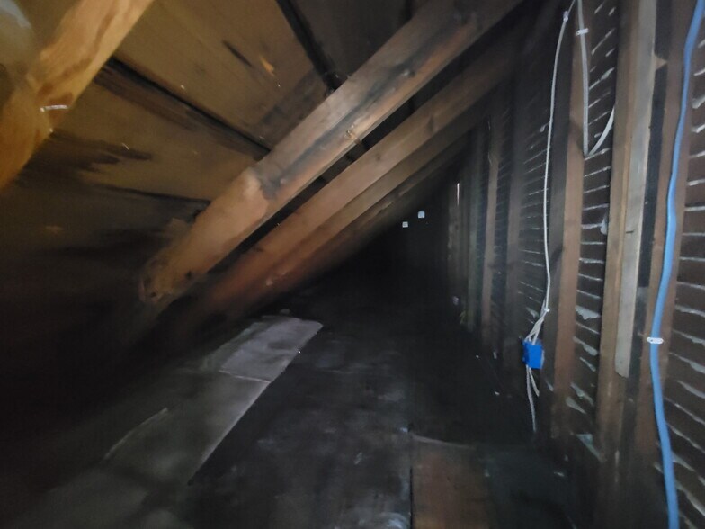 Storage - 1276 W 89th St