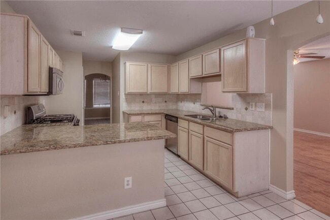 Building Photo - 19223 Twin Buttes Dr