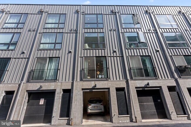 Building Photo - 312 Poplar St