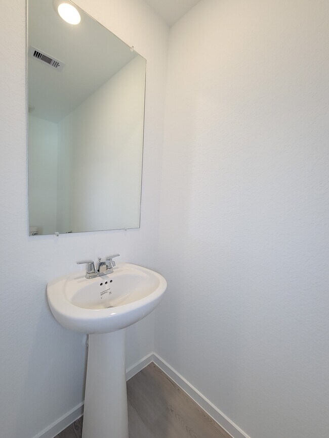 Building Photo - 25588 Rose Creek Dr