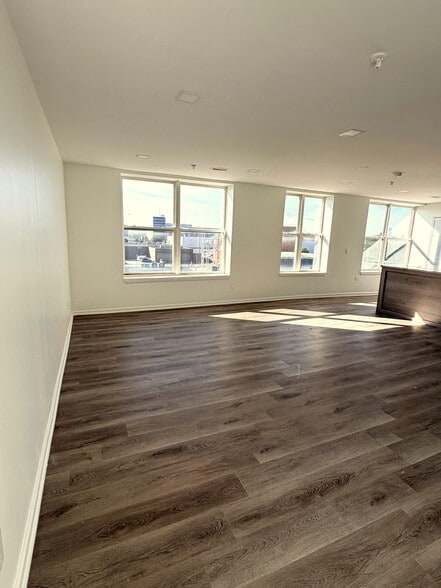 Expansive Living-Dining Spaces - The Forefront Detroit